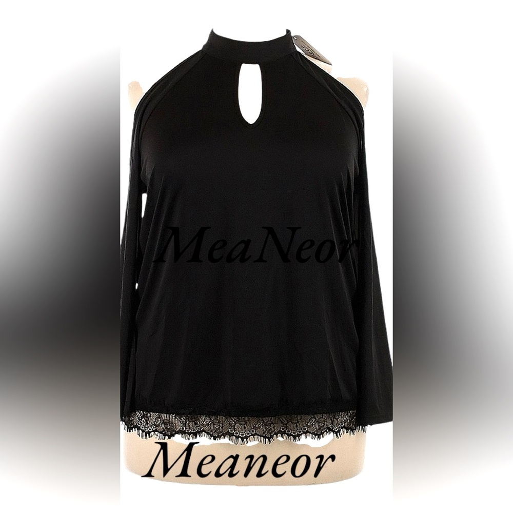 ⭐️NWT!⭐️Black long sleeve top